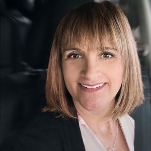 Meet your Posher, Jennifer